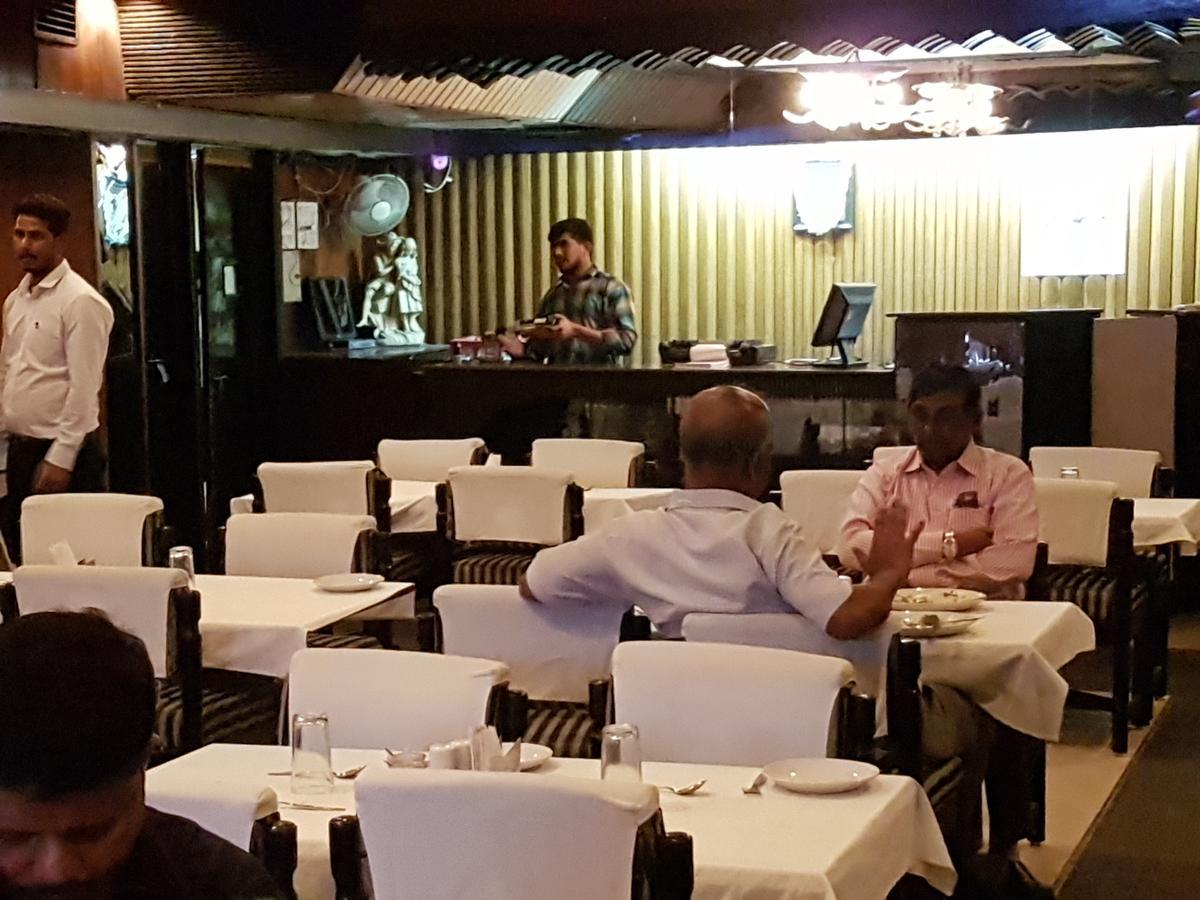 Hotel Siddhartha Hyderabad Exteriör bild