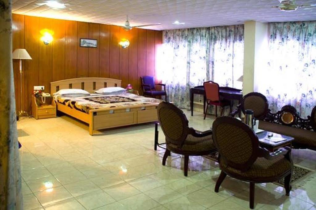 Hotel Siddhartha Hyderabad Exteriör bild